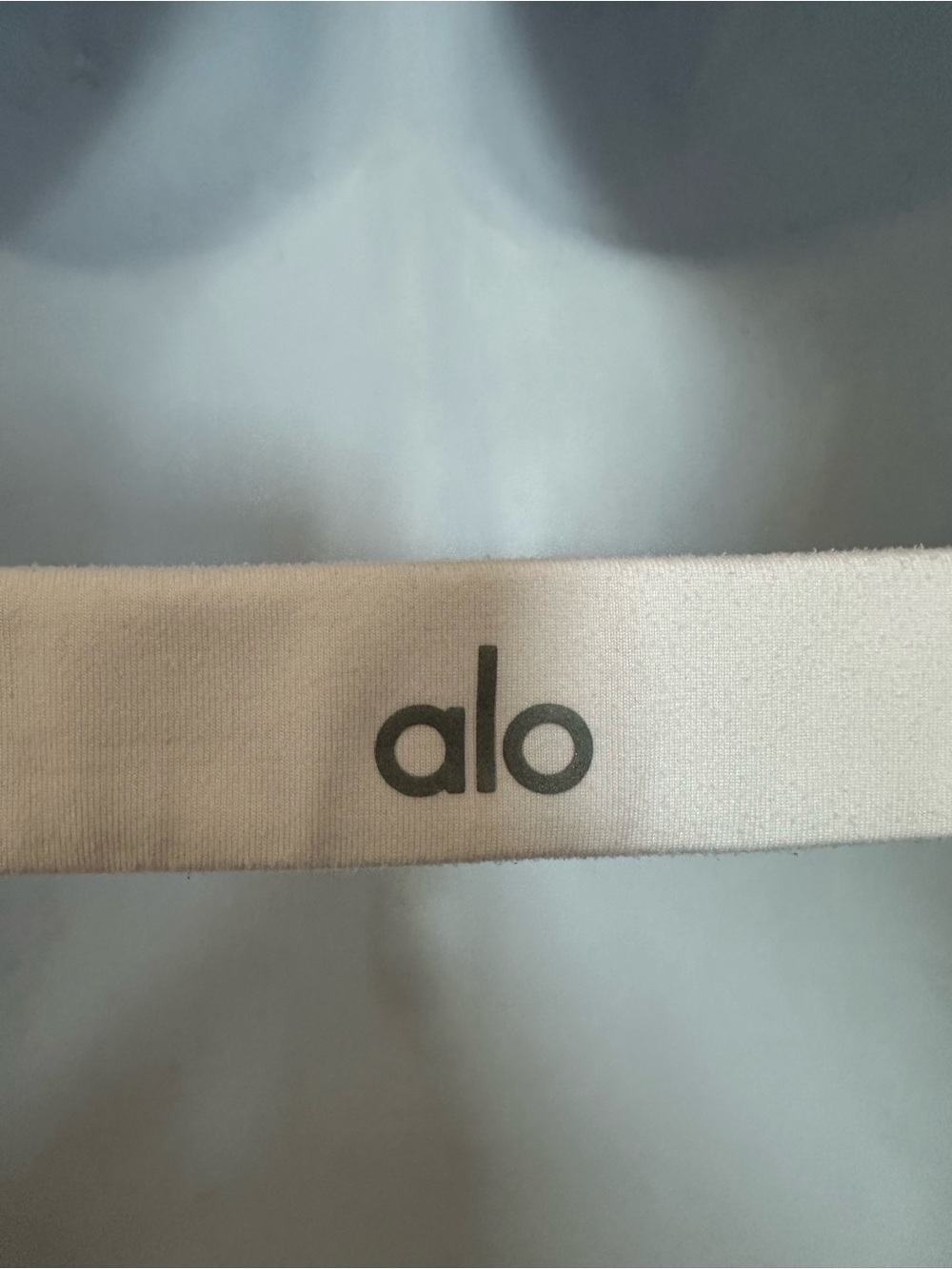 AUTHENTIC ALO YOGA White Open Back Cropped Top Short Sleeve Activewear Size S - Picture 7 of 10